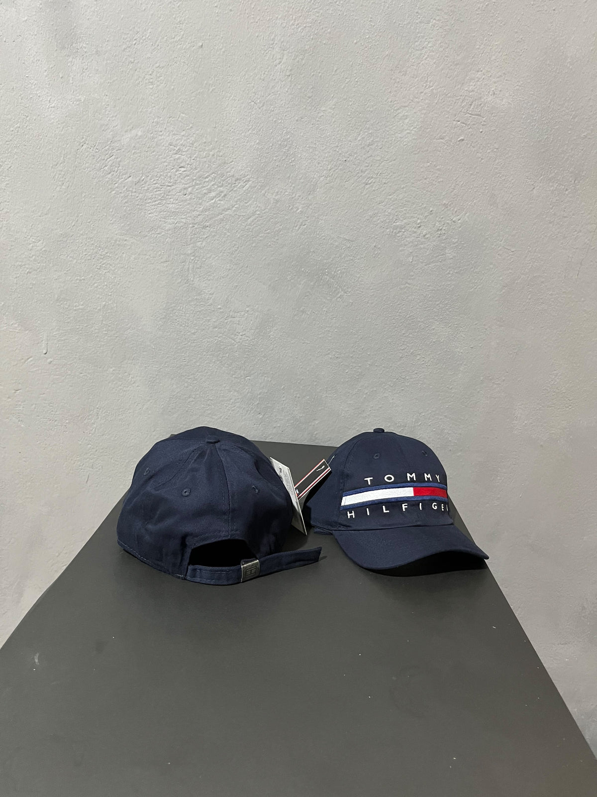 Boné Tommy Hilfiger (Azul Marinho)