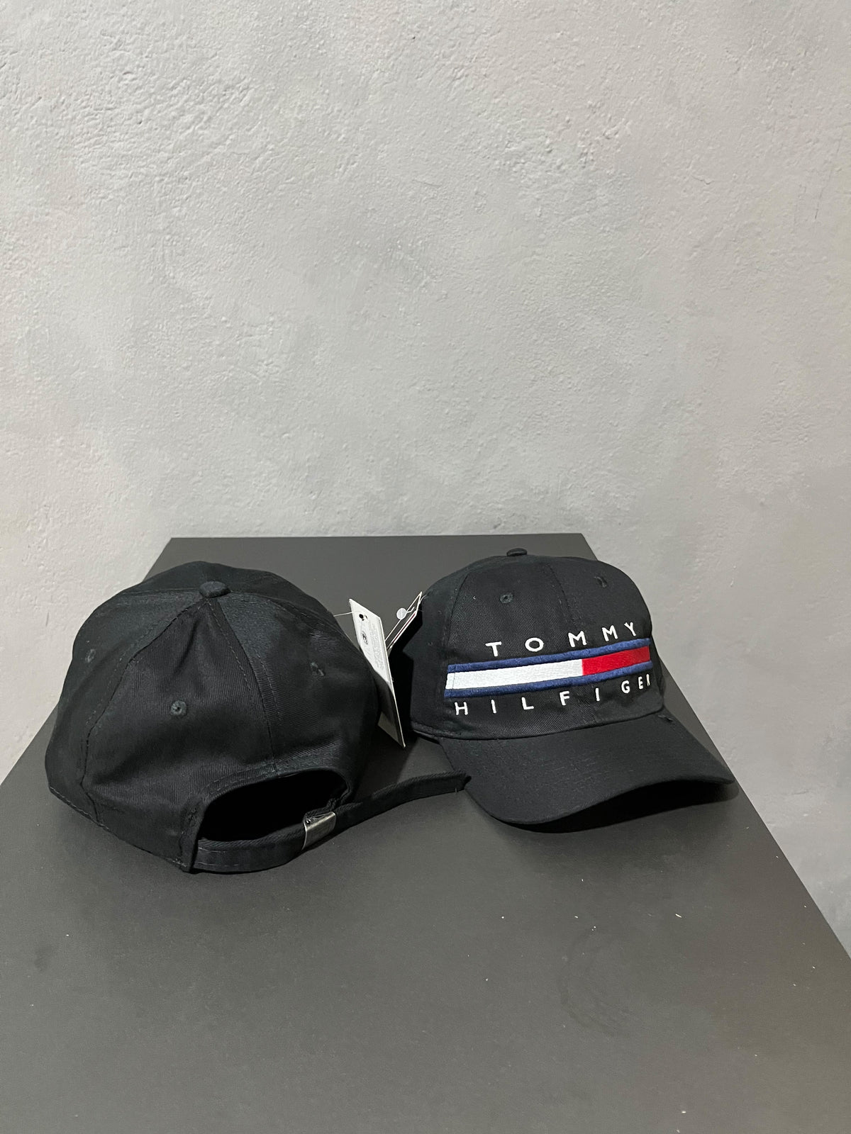 Boné Tommy Hilfiger (Preto)