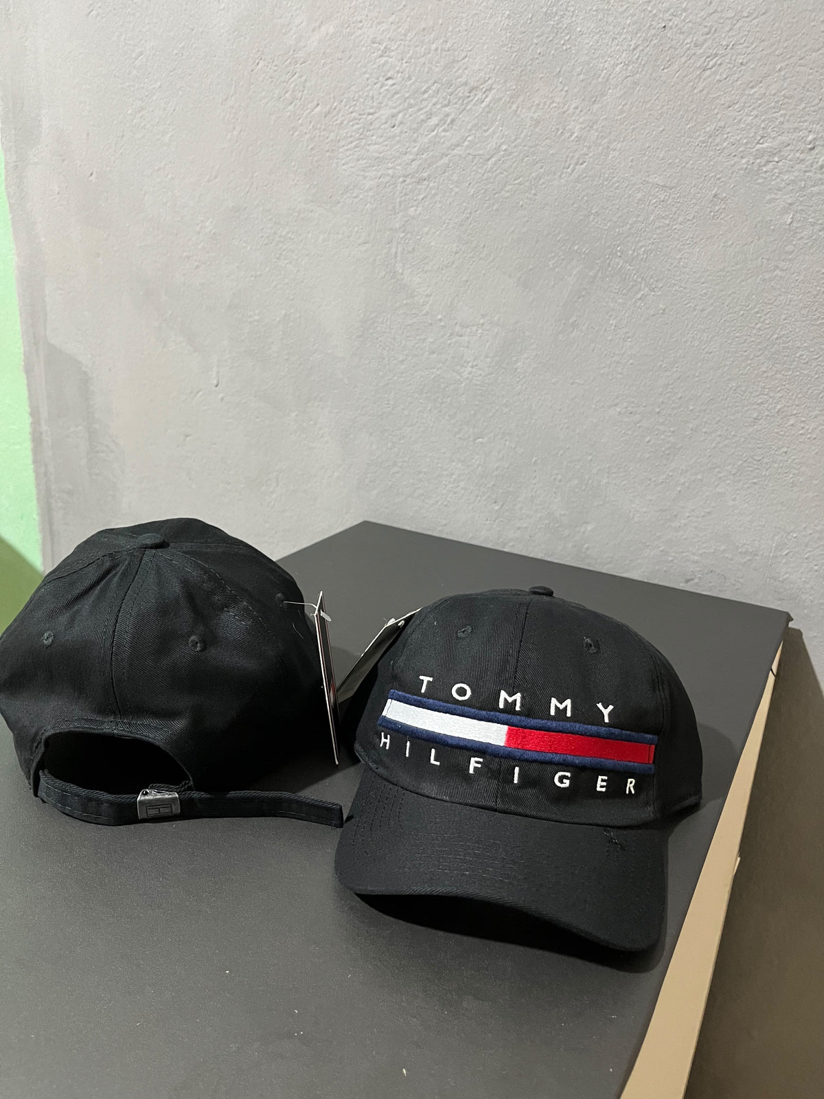 Boné Tommy Hilfiger (Preto)